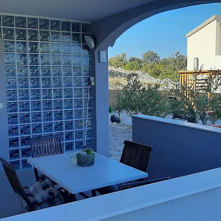 Mezaroca Apartmán *