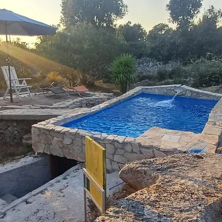 Mezaroca * Rogoznica (Sibenik-Knin)