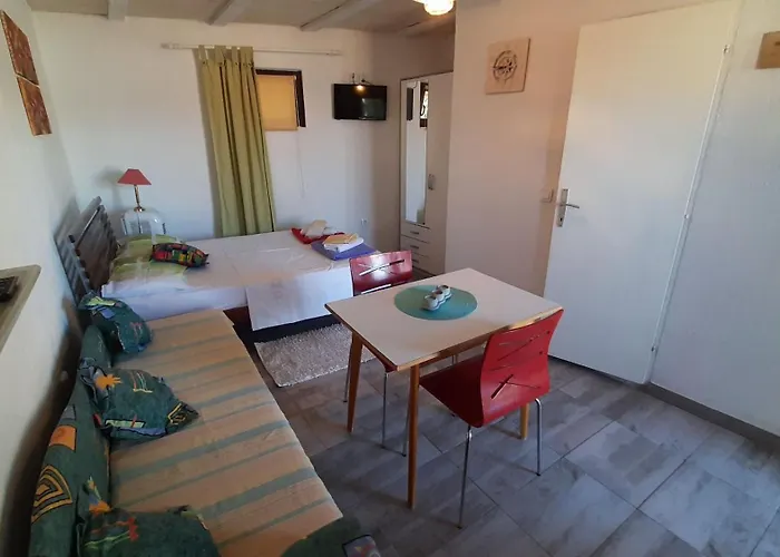 Mezaroca Apartman Rogoznica